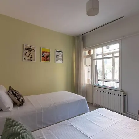 Attractive & Energetic 2br Flat W Balcony In Moda! * Istanbul