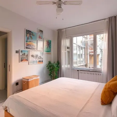 Lägenhet Attractive & Energetic 2br Flat W Balcony In Moda!