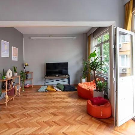 Attractive & Energetic 2br Flat W Balcony In Moda! Lägenhet *